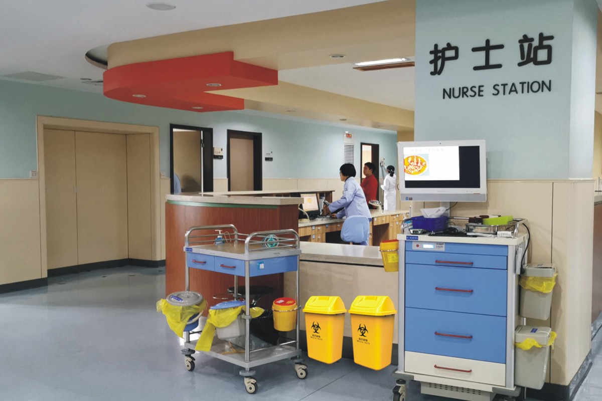 医疗摇盖式垃圾桶